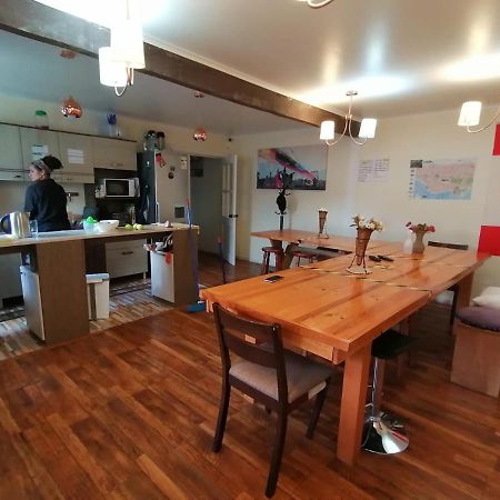 Refugio Bulnes Hostel Пуерто-Наталес Екстер'єр фото